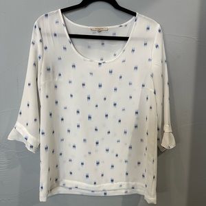 41 Hawthorn white with blue brush like strokes